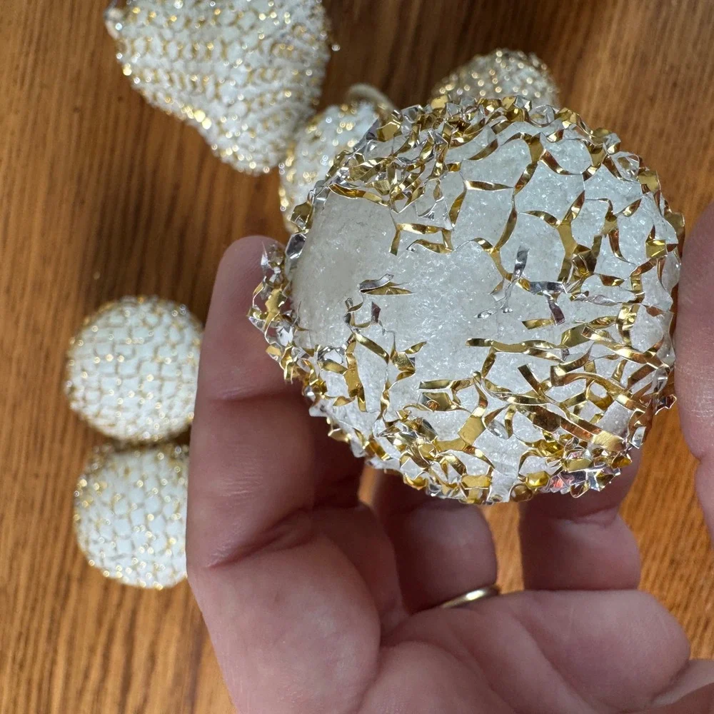 Set of 10 Vintage Glitter Mesh Sphere Bell Ornaments White Gold Christmas Decor‎
